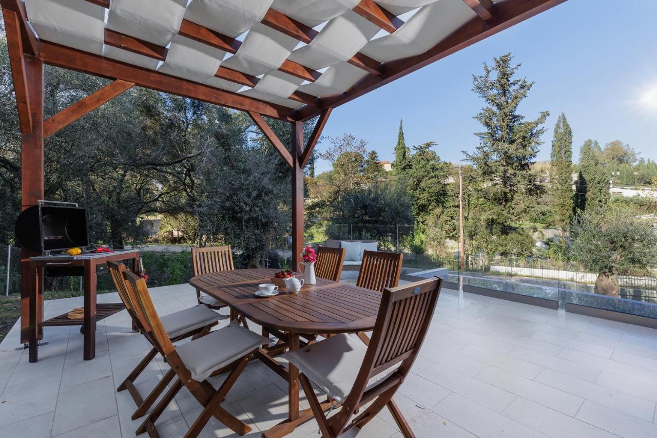 Breeze & Coco By Konnect, Avlaki Villa Kassiopi